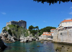 Small Group: Game of Thrones Walking Tour in Dubrovnik Including Fort Lovrijenac and City Walls entrance tickets