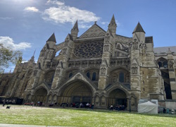 Shared Tour: Westminster Abbey tour, tea/coffee and pastries in the 14th century Cellarium 9:00AM