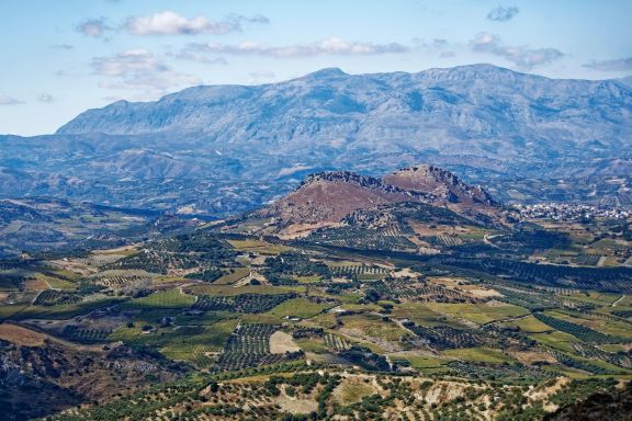 Private Tour: Lassithi plateau with pottery class
