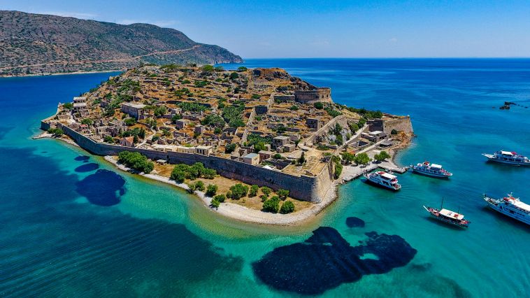 Private Tour: Guided tour of Spinalonga island on shared boat