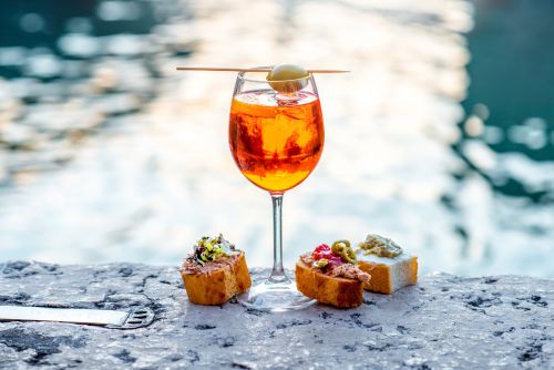 Small Group: Venice at Sunset: Cicchetti, Food & Wine Tour