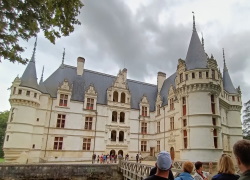 Half-Day Shared Chateau Villandry Gardens and Chateau Azay Le Rideau - Tours 9:30AM