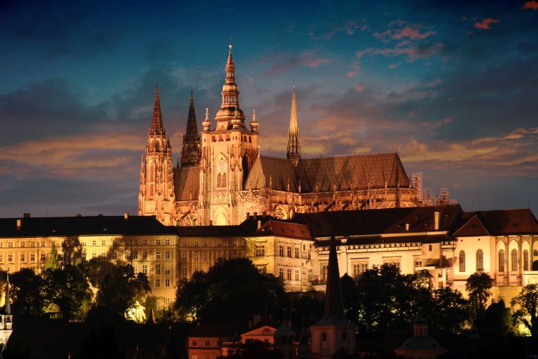 Visit Prague Castle & Lobkowicz Palace: Private Half-Day Tour
