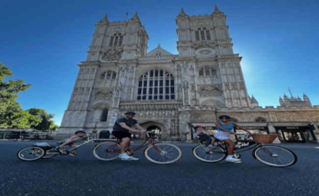 Private Group: Family Bike Tour of London
