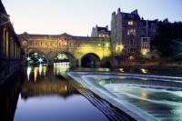 Shared Tour: Stonehenge and Bath with Entrance to Roman Baths