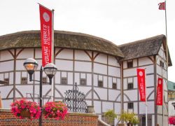 Shared Tour: Shakespeare's Globe Theatre Experience and Guided Tour