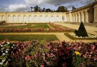 Private Tour: Full Day Guided VersaillesTour by Motorcoach with Priority Access and Hotel Pick-up: Palace, Gardens and Queen's Hamlet