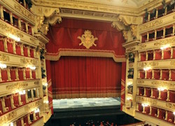 Shared Tour: La Scala Theatre and Museum Walking Tour 3:30