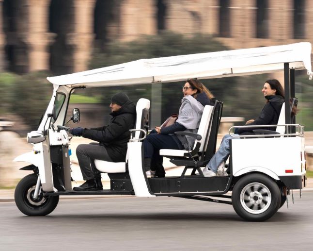 Private Tuk Tuk Tour in Rome 5 pm