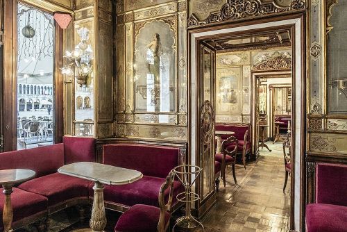 Early Morning Photo Tour & Breakfast at Cafe Florian