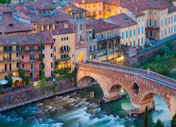 Shared Tour: Full Day Verona and Lake Garda Trip from Milan with Hotel Pick Up Summer