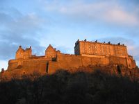 Shared Tour: Secrets of the Royal Mile with Admission to Edinburgh Castle Walking Tour