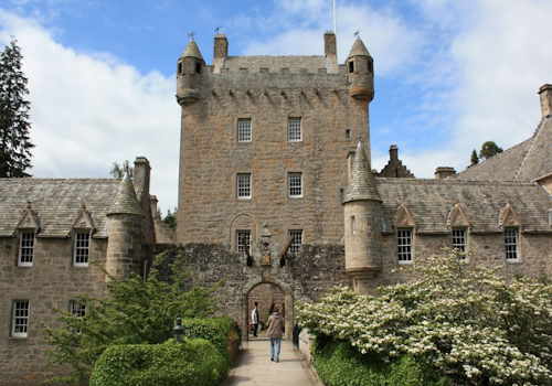 Private Full Day Tour - Castles, Cairns & Culloden: A Journey Through Highland History