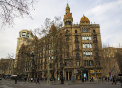 Private Walking Tour through the City of Gaudi