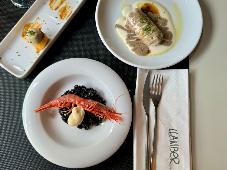 Small Group: El Born Gourmet Food & Wine Tour