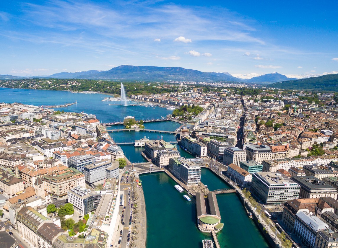 Geneva in a Day: Private Tour from Old Town to the UN District