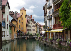 Shared tour: Geneva City tour and Annecy