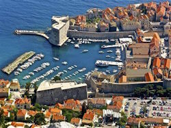 Shared tour Dubrovnik with stop at Ston guided tour from Split