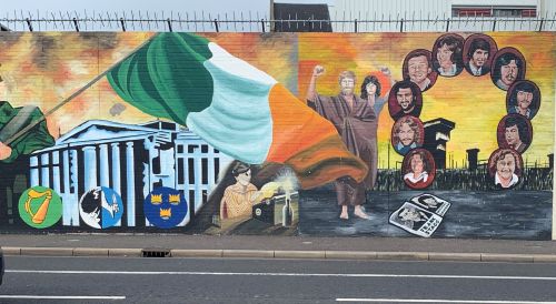 Private Experience: Belfast Political Mural Tour (Original Black Taxi Tour)