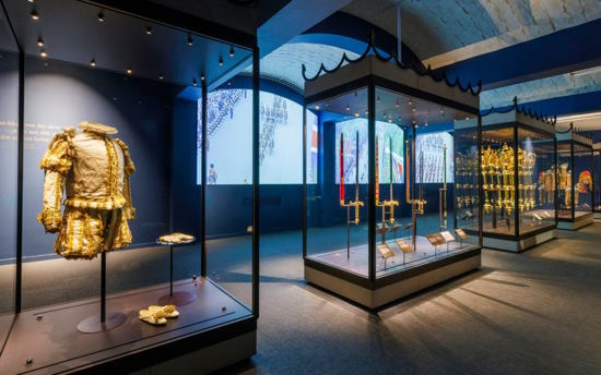 Private Tour: Morning Crown Jewels of London Tour with Tour Guide