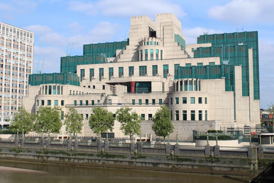 Small Group: James Bond Film Locations Walking Tour in London** VENDOR VOUCHER**