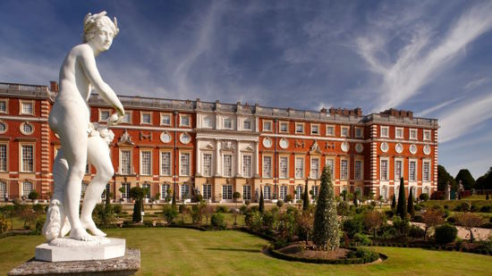 Private Tour: Full Day - RHS Garden Wisley and Hampton Court Palace Tour