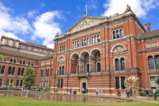 The Victoria & Albert Museum and Kensington: Private Half-Day Tour