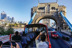 Shared Tour: Open top Bus Tour with River Cruise