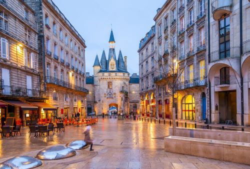 Private Tour: A Bordeaux Day to Remember: Private Walking Tour & St Emilion Wine Tour