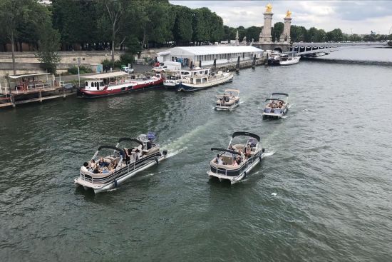 Private Cruise: Cruise Pontoon Boat