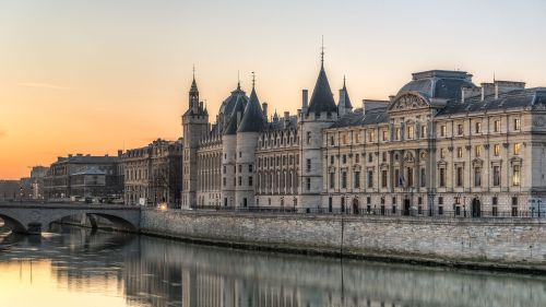 Private Tour: Sainte-Chapelle and Conciergerie with a Private Guide
