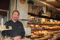 Small Group Tour: Paris Gourmet Walking Tour in Paris