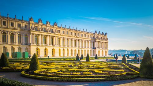 Shared Tour: Full Day Versailles and Giverny Combo Tour