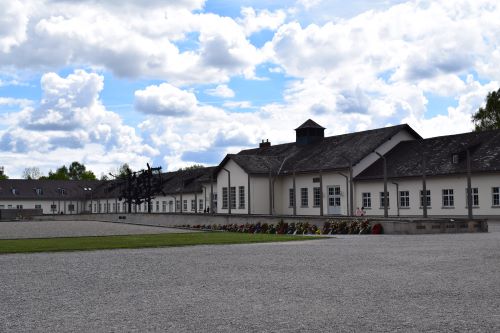 Private Tour: Dachau Concentration Camp with English Speaking Driver