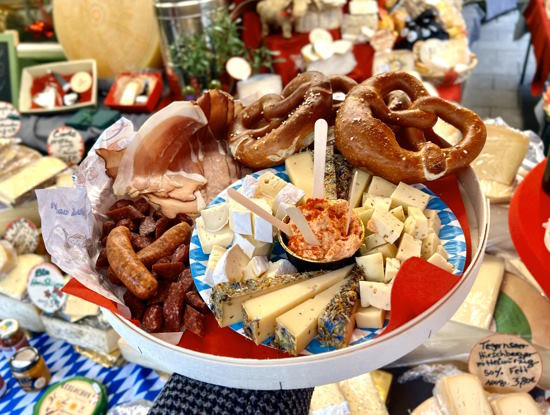 Small group Tour: Munich Secret Food Guided Walking Tour