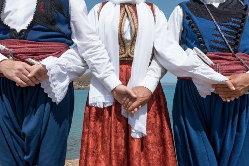 Small Group Tour: Traditional Cretan Dancing lessons
