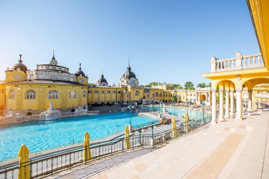 Shared Tour:  Premium Admission: Szechenyi Thermal Bath and Swimming Pool - Dayspalm package ***VENDOR VOUCHER***