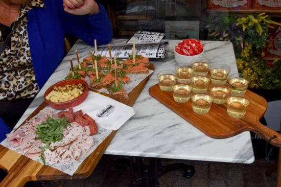 Small Group: Belfast Secret Food Walking Tour