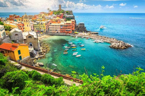 Small Group Tour: Vernazza Wine Tasting - secret sips of the local wine