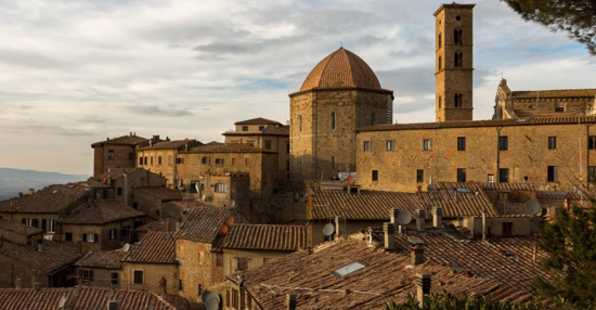 Small Group Tour: Best of Pisa, Lucca, Volterra: Small Group Guided Tour from Florence with Lunch