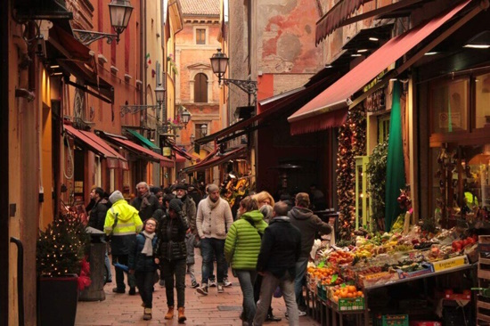 Private Delicious Gourmet Transfer from Florence to Venice-Discover Bologna's Culinary Capital