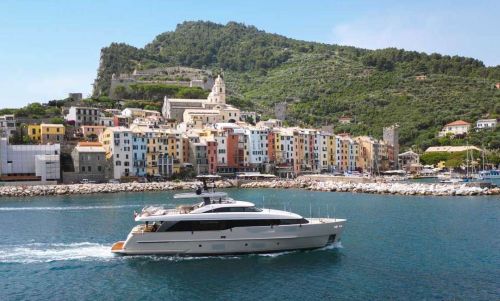 Private Tour: Cinque Terre by Motor Yacht with Lunch from Santa Margherita Ligure