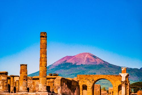 Private Tour: Pompeii with Wine Tasting and Lunch