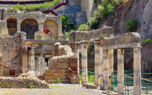 Private Tour: Pompeii and Herculaneum with Priority Access