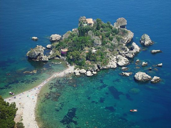 Shared Tour: Boat excursion to Taormina and Giardini Naxos with an aperitif