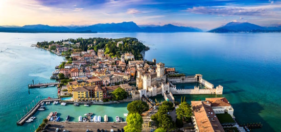 Private Tour: Sirmione Romantic Boat