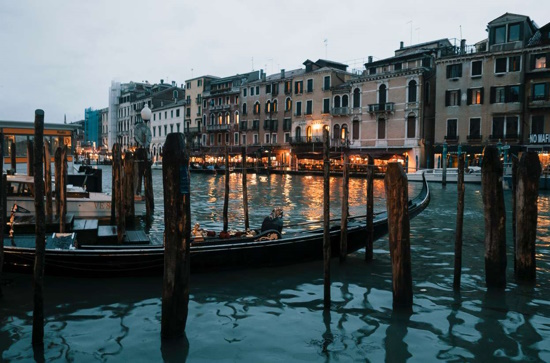 Ghosts and Legends of Venice with afternoon Gondola Ride