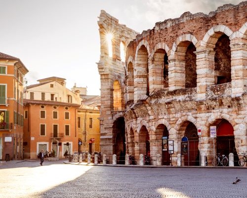 Small Group: Best of Verona Walking Tour with Arena