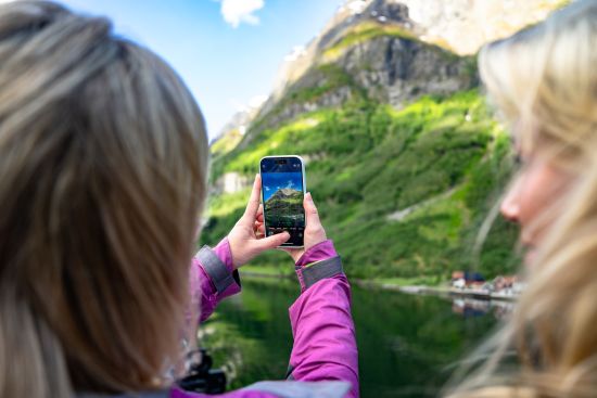 Oslo to Bergen: Flåm Railway and Fjord Cruise - One way