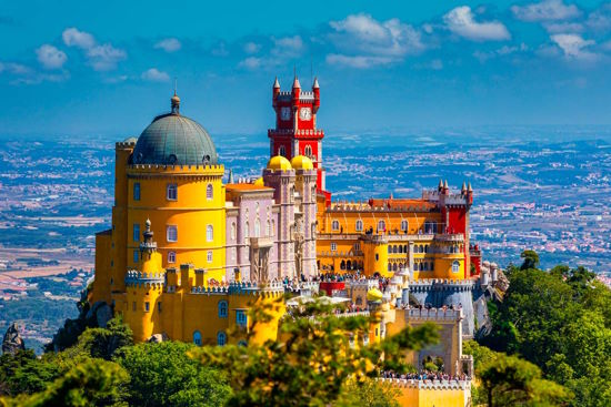 Small Group: Full Day Sintra with Pena Palace and Quinta da Regaleira Tour with Hotel Pickup